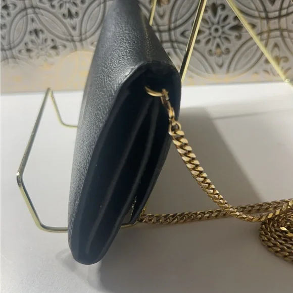 Alexander McQueen Black and Gold Skull Clutch - Picture 4 of 6